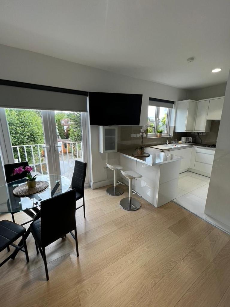 Zenobia London Luxury Apartments Finchley Exteriör bild